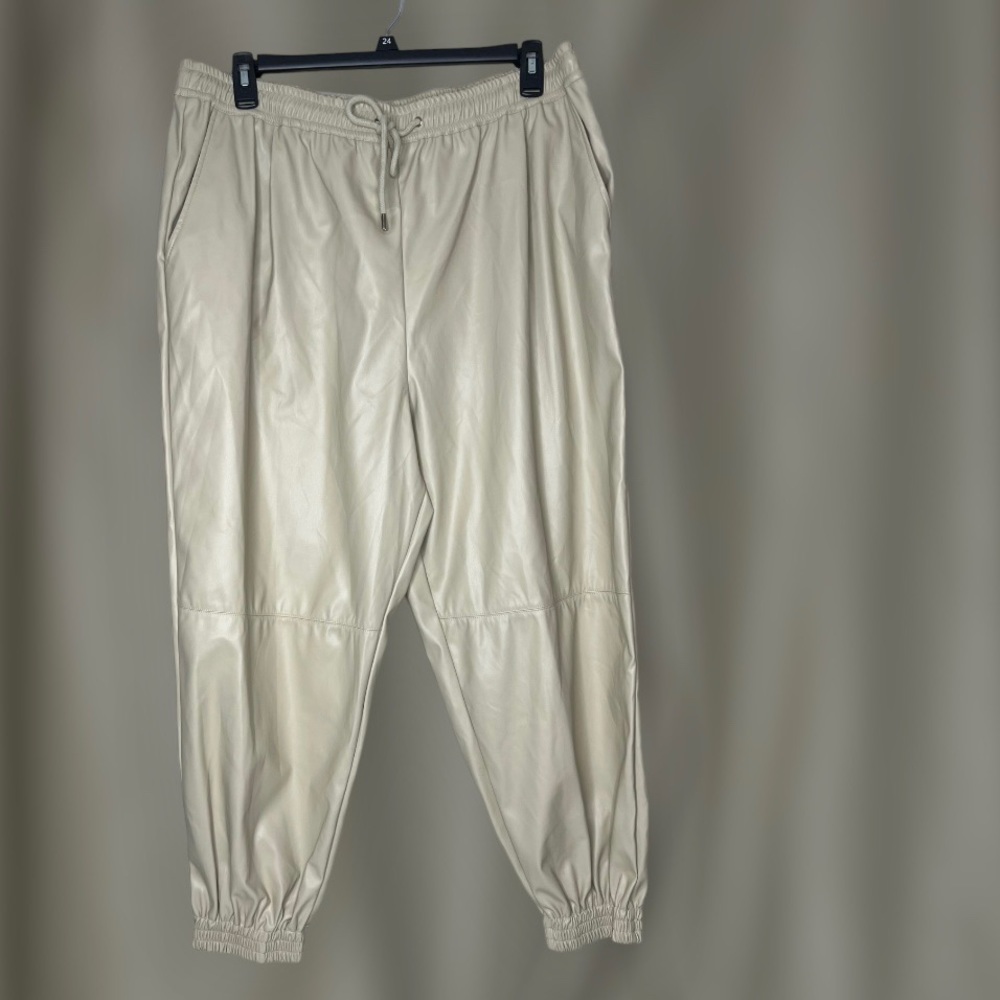 Women’s casual drawstring faux leather jogger pant with pockets size 2XL NWT